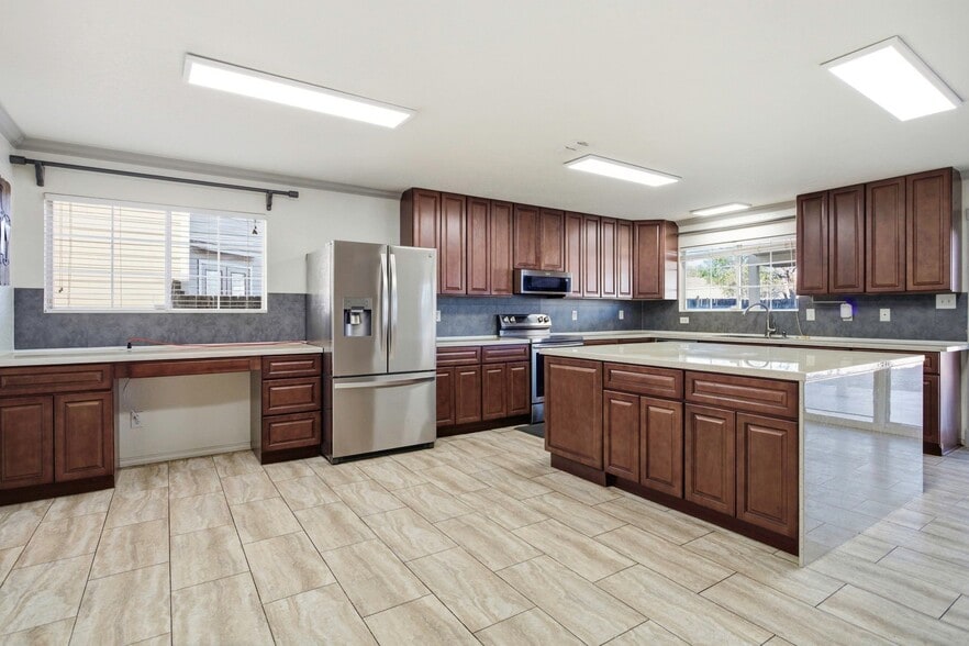 Building Photo - 414 Spruce Breeze