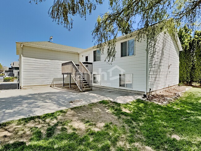 Building Photo - 1893 N 2475 W