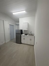 Building Photo - 6765 SW 34th St