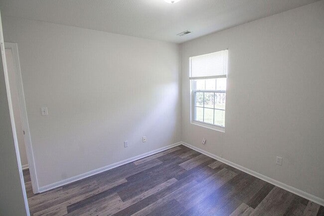 Building Photo - 1603 E Smiley Ln