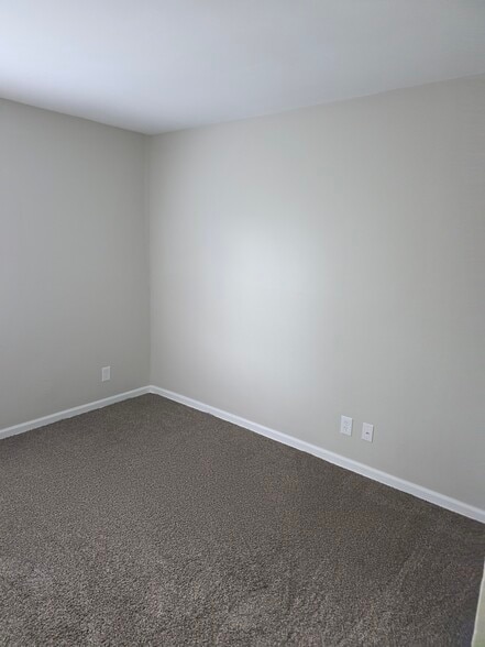 Building Photo - 487 Catalina Dr