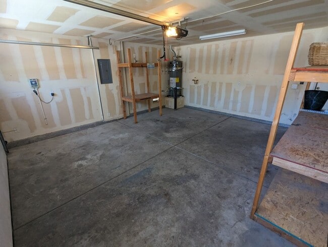 Building Photo - 4917 Hostetler Ave