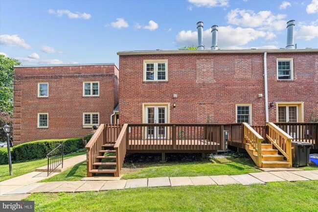 Building Photo - 4934 Bradley Blvd
