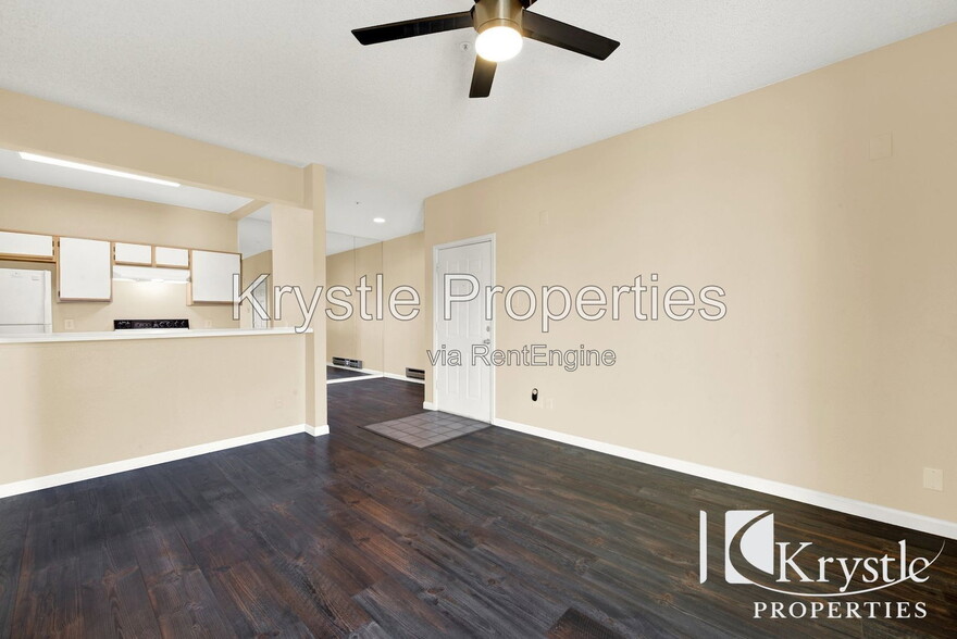 Building Photo - 1201 Glen Cove Pkwy