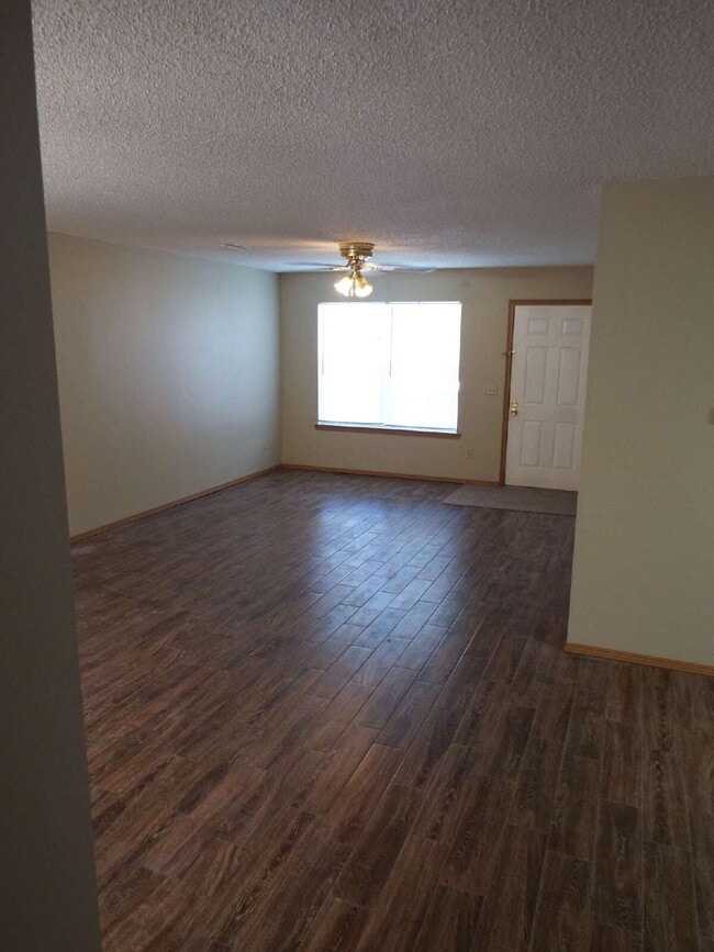 Building Photo - 1510 N Bernice Dr