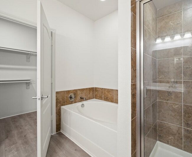 Building Photo - Apartment for Rent