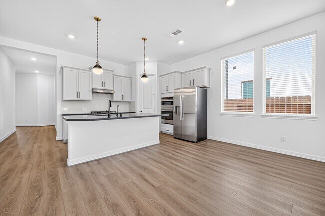 Building Photo - 23639 Red Rowan Ln