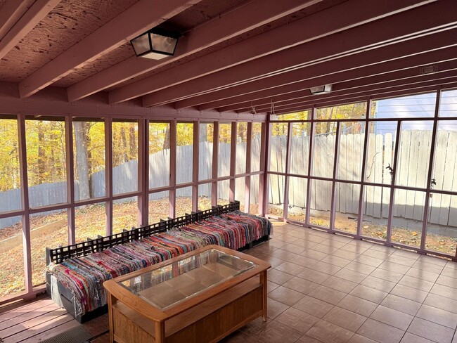 Building Photo - 1360 Avalon Dr