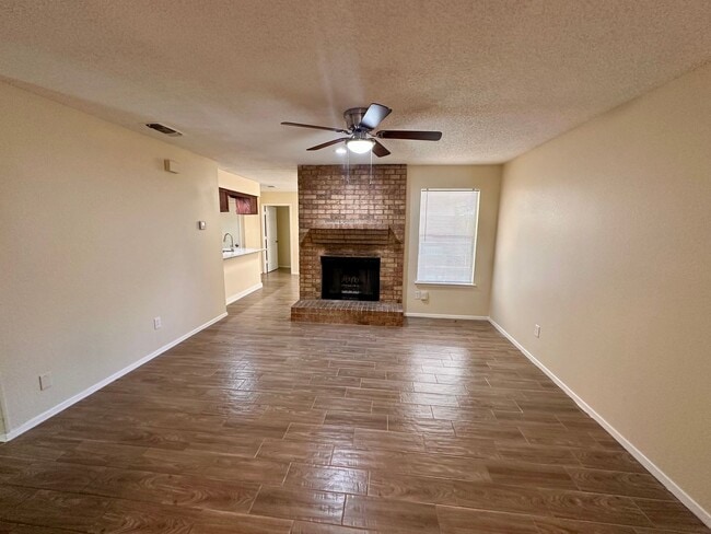 Building Photo - Arlington Duplex For Lease