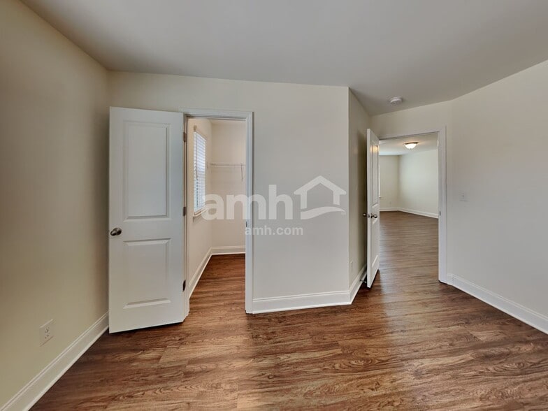 Building Photo - 5121 Jack Byrnes Dr