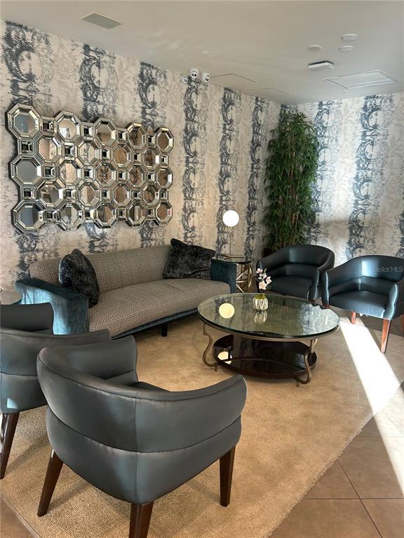 Building Photo - 100 S Eola Dr