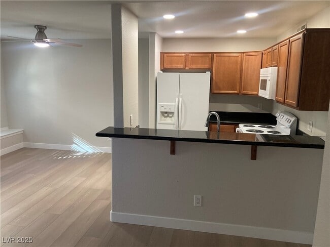 Building Photo - 3145 E Flamingo Rd