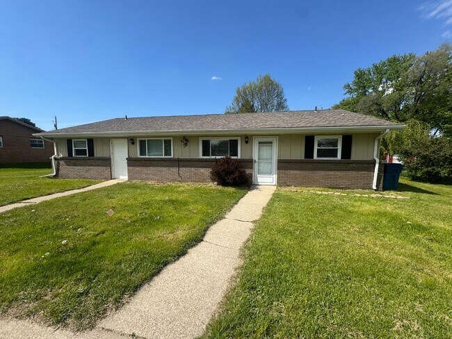 Building Photo - 4837 Greenfield Dr