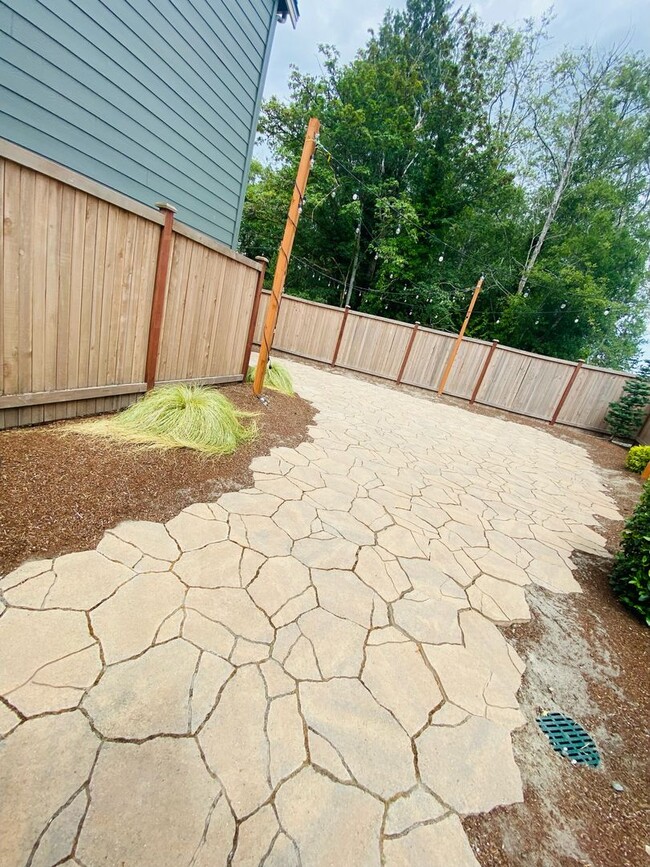 Building Photo - Bremerton Townhouse in Illahee Springs for...