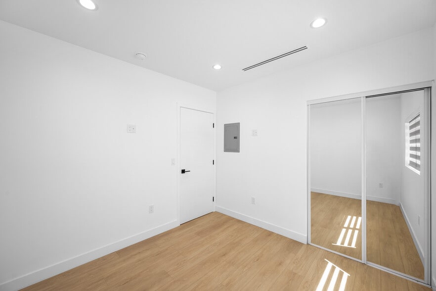 Building Photo - 8439 Apperson St