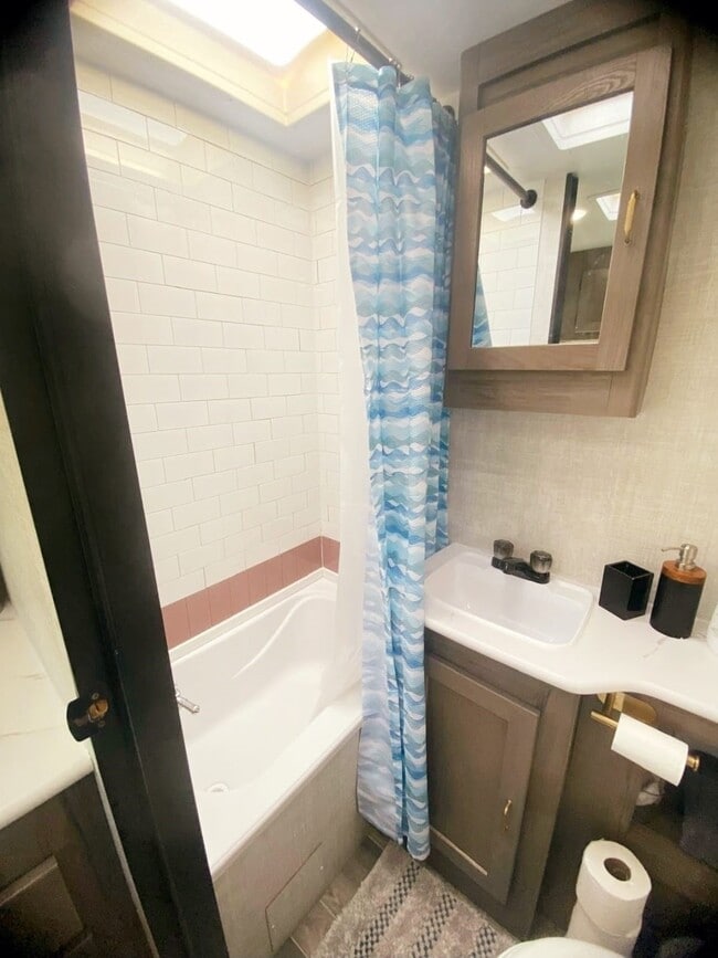 Building Photo - 1322 Clear Lake Rd