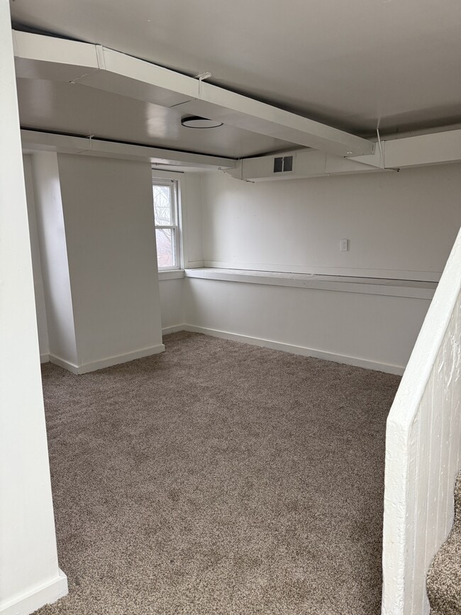 Building Photo - 722 Eureka St