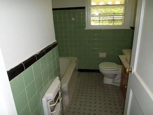 Building Photo - 5 Esquiline Dr