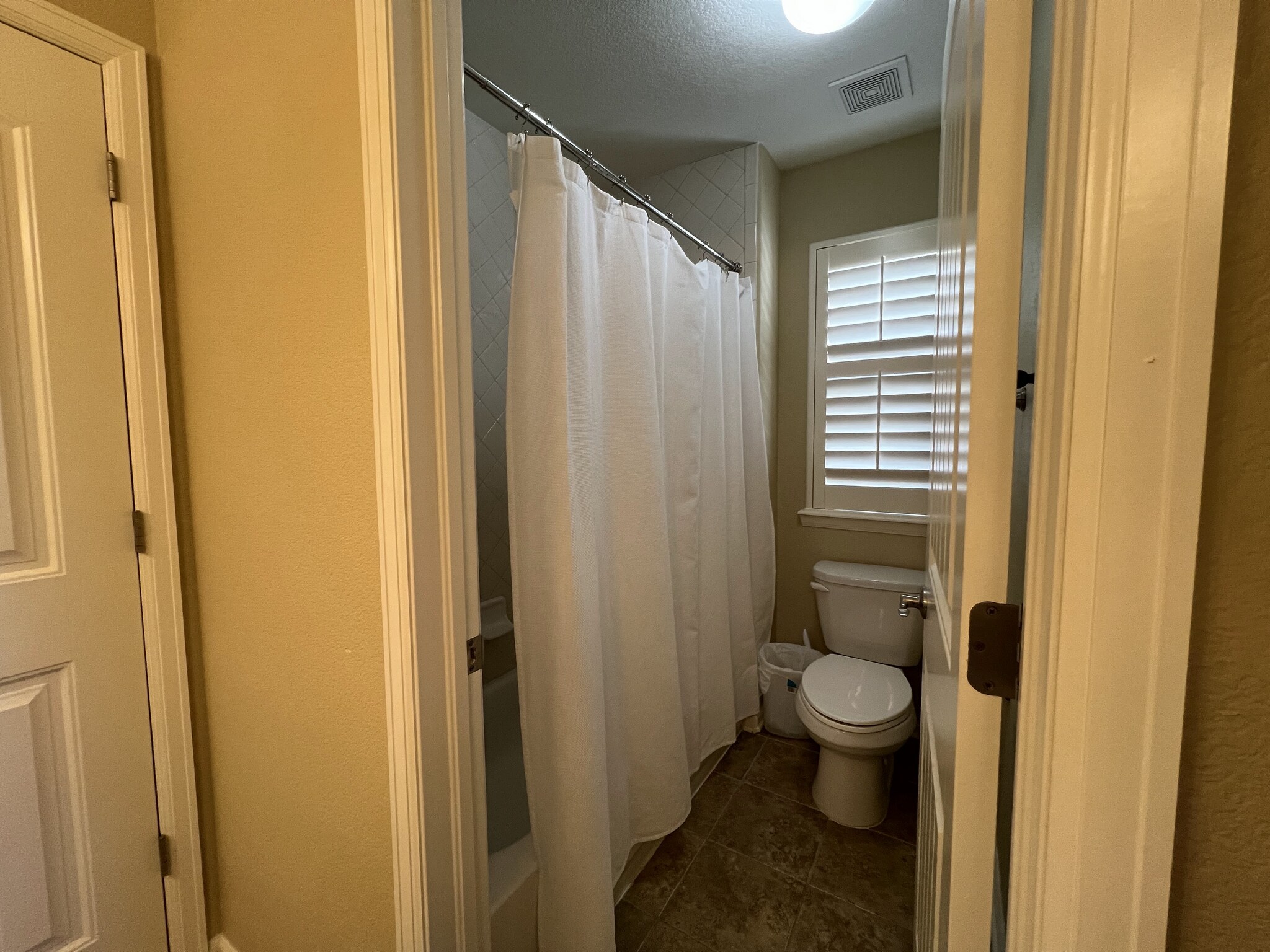 Building Photo - 12216 S Great Plain Way