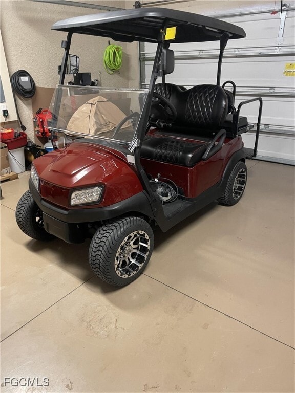 Building Photo - 10700 Cetrella Dr