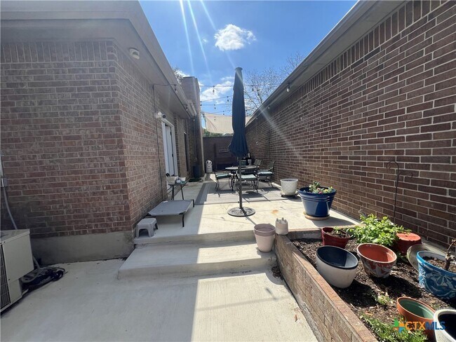 Building Photo - 2321 Brittany Grace