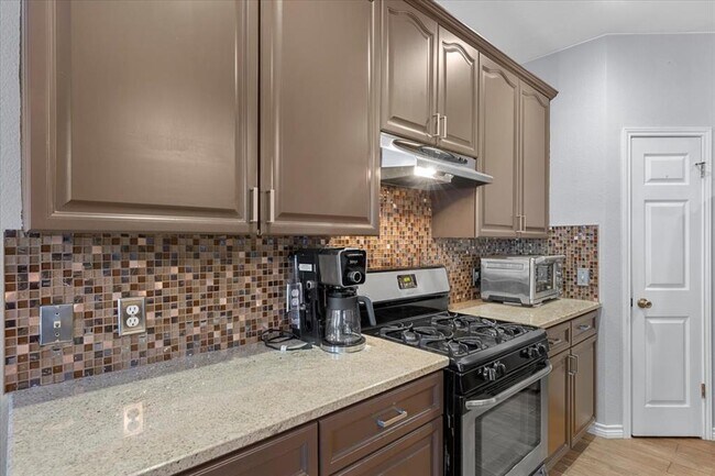 Building Photo - 4104 Sun Spirit Dr