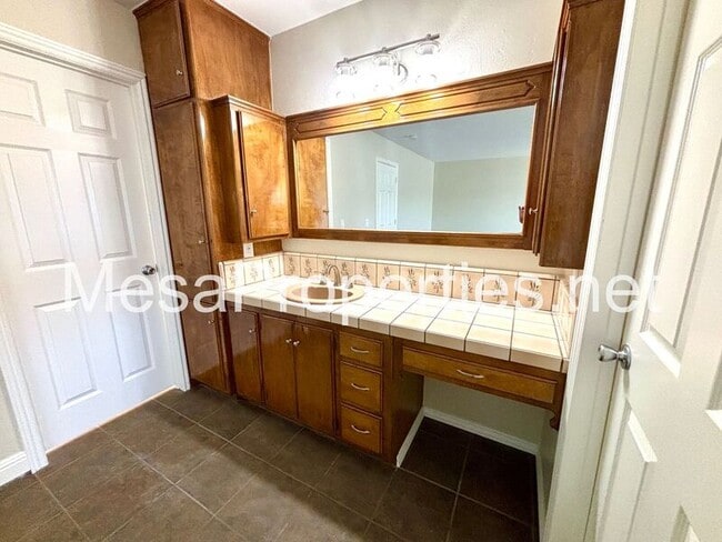 Building Photo - 18119 Pier Dr