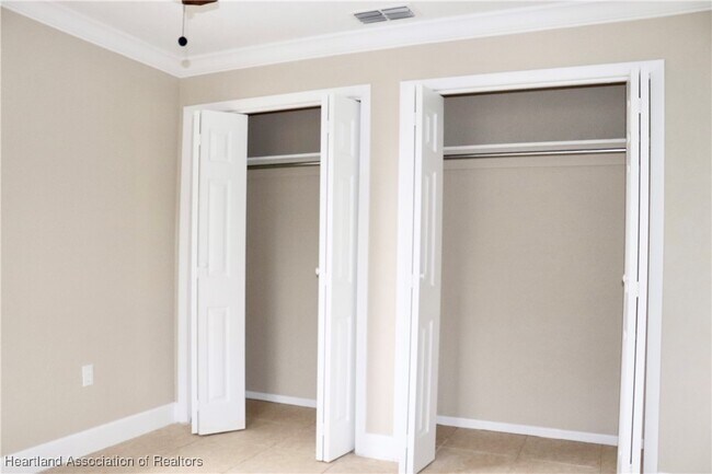 Building Photo - 2803 Pompano Dr