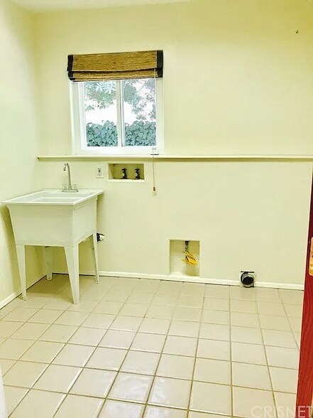 Building Photo - 4735 Adam Rd