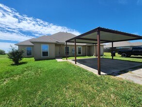 Building Photo - Charming 3 bedroom duplex in Weatherford