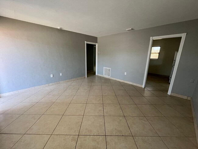 Building Photo - 2154 Inner Cass Cir