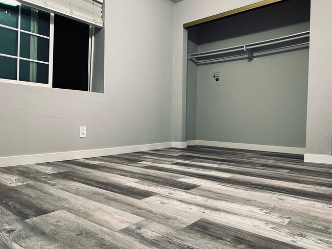 Building Photo - 3826 Monroe Ave