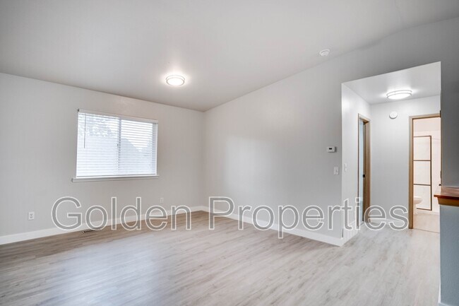 Building Photo - 3800 E 2nd Ave