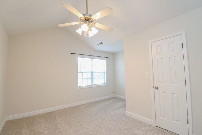 Building Photo - (Coming Soon) Charming 3 Bedroom Ranch in ...