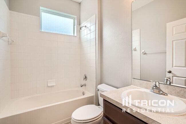Building Photo - 7126 Forest Mere Dr