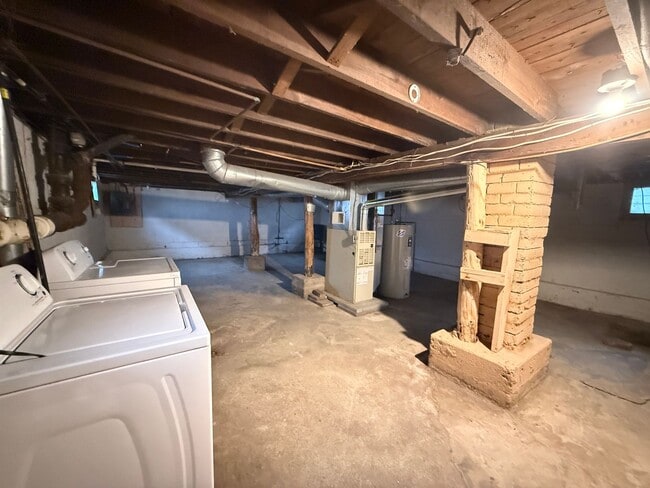 Building Photo - Recently Remodeled 2-Bedroom Single-Family Home with Garage Access