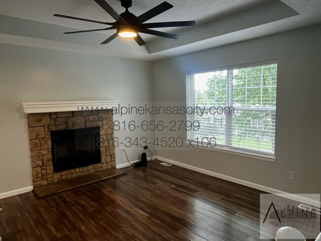 Building Photo - Northland Split Level All Electric!