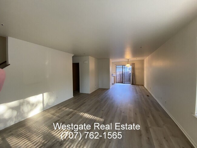 Building Photo - 8315 Lasalle Ave