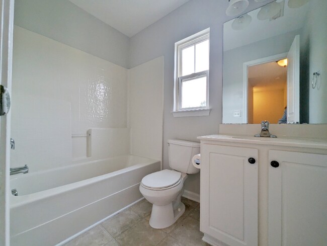 Building Photo - 153 Braeside Ct