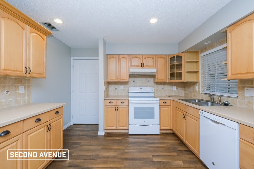 Building Photo - 412 El Dorado St