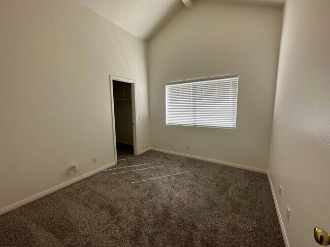 Building Photo - 549 Timberwood Ave
