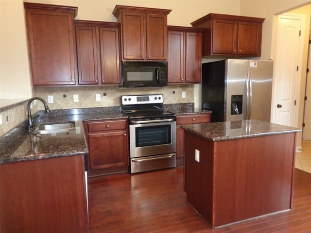 Building Photo - 7965 River Mist Dr