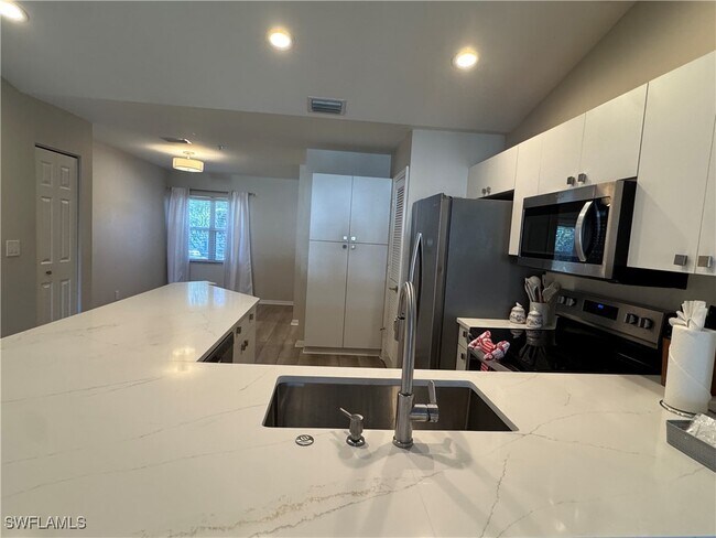 Building Photo - 5045 Cedar Springs Dr