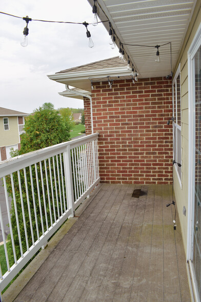 Deck - 6672 102nd St