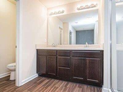 Building Photo - 145 Townview Dr