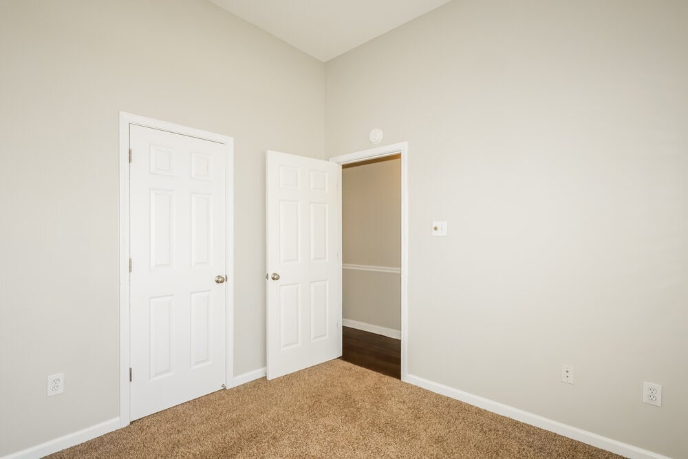 Building Photo - 145 Cameron Dr