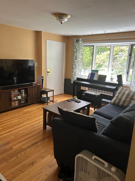 Building Photo - 6 Eliot Rd