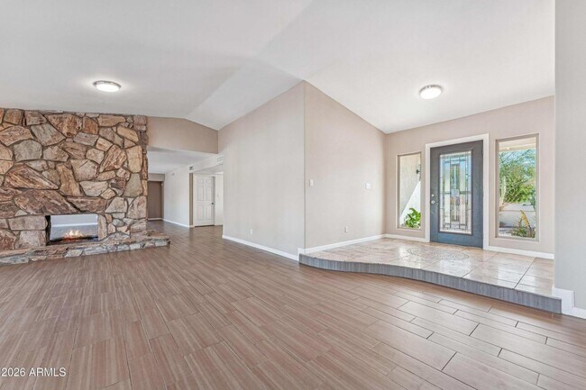 Building Photo - 12624 N 73rd Pl