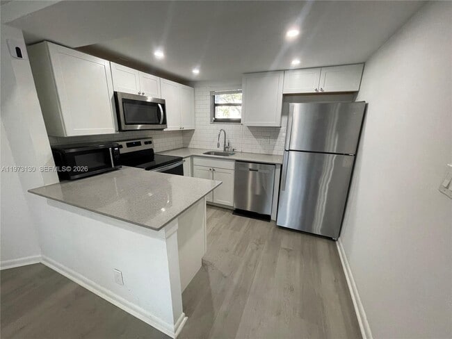 Building Photo - 8290 Lake Dr