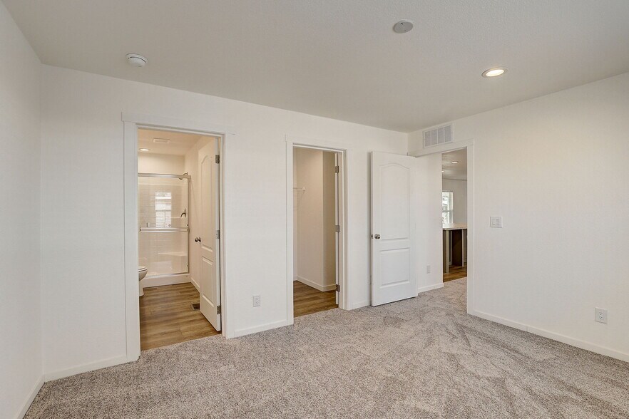 Building Photo - 2627 S Lamb Blvd